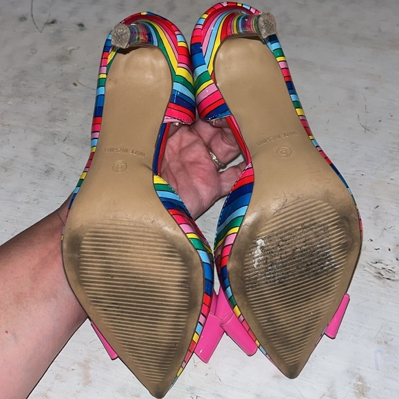 Betsey Johnson Relay Rainbow Striped Pink Bow Stiletto Pumps Heels | size 6 - Picture 6 of 6